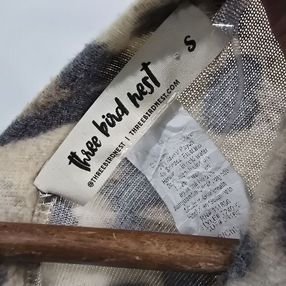 Three Bird Nest Poncho Womens Small Brown Leopard Cheetah Sweater Cape Wrap - Picture 3 of 9